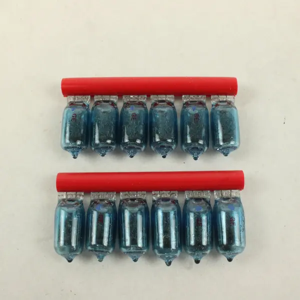 Vintage GE AG-3B Super Blue Flashbulbs 12 Count w/ Original Box