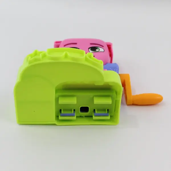 2024 Hasbro Play-Doh Hair Stylin Salon Playset Kids Styling Toy 
