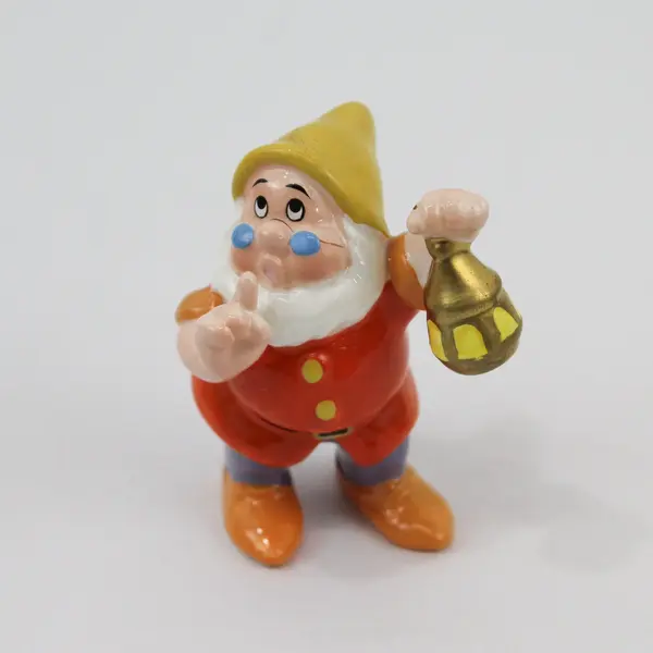 Vintage Schmid Disney Snow White & The Seven Dwarfs Doc W/ Lantern Figurine
