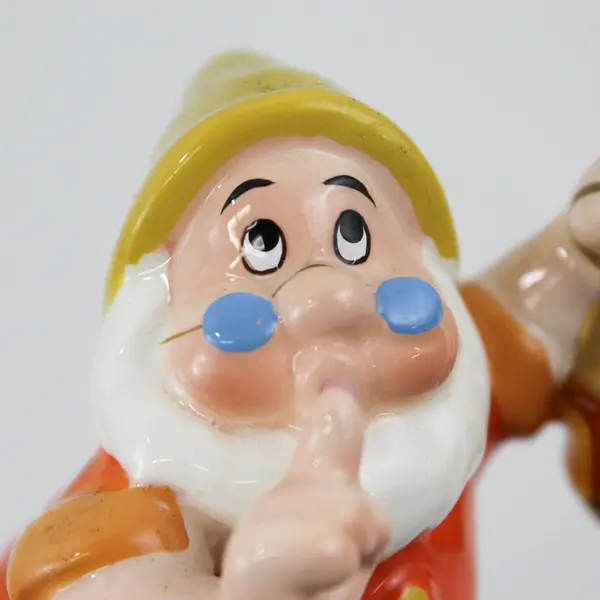 Vintage Schmid Disney Snow White & The Seven Dwarfs Doc W/ Lantern Figurine
