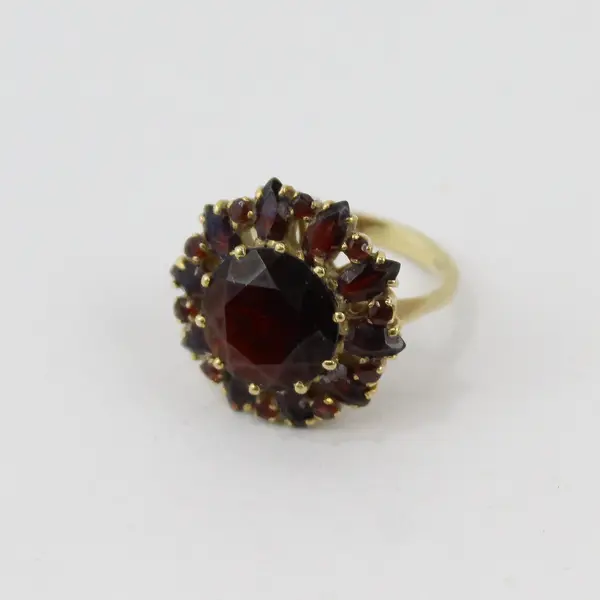 18K Yellow Gold Women's Garnet Cluster Ring Size 3.5 Made in Italy