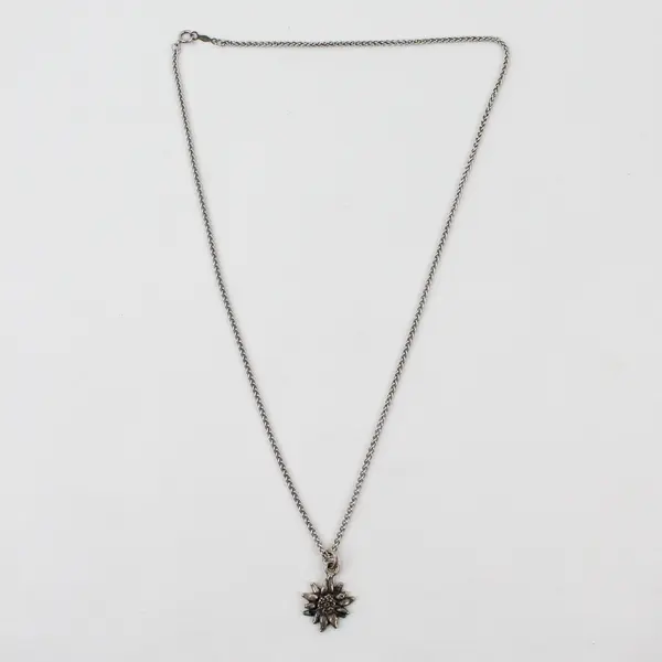 Vintage Sterling Silver Flower Pendant Necklace 17.5 In Chain