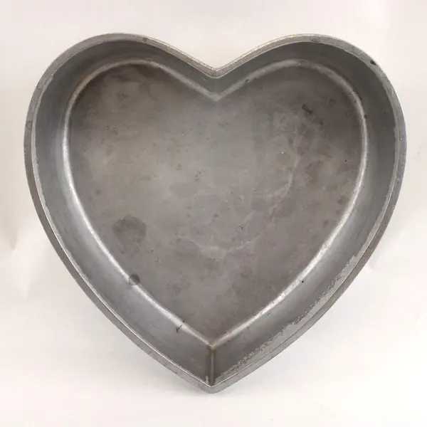 Heart Shaped Aluminum Cake Pan Baking Mold Used