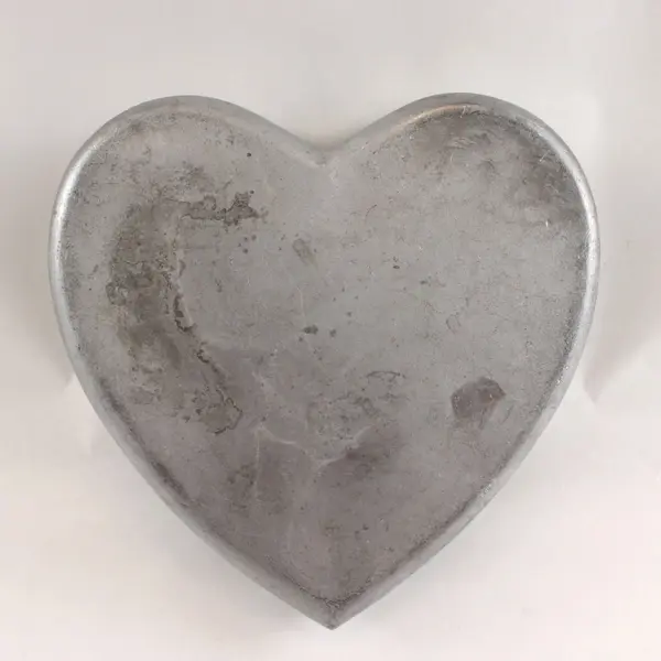 Heart Shaped Aluminum Cake Pan Baking Mold Used