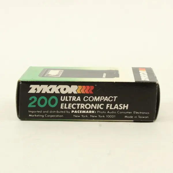 Vintage Zykkor 200 Ultra Compact Electronic Flash Unit w/ Box
