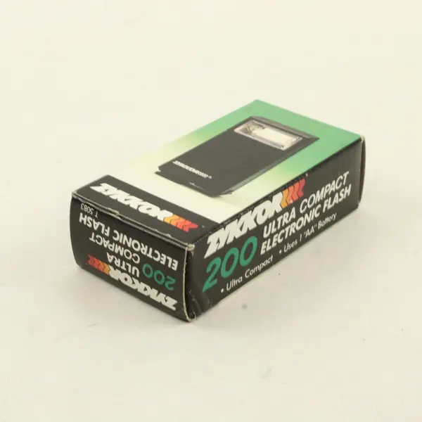 Vintage Zykkor 200 Ultra Compact Electronic Flash Unit w/ Box