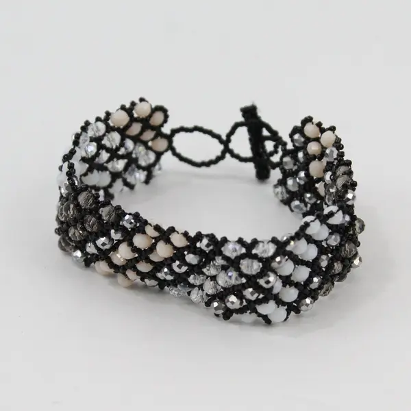 Vintage Black and White Seed Bead Bracelet 7.5"