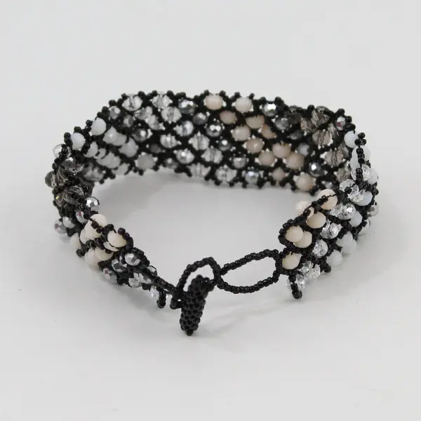Vintage Black and White Seed Bead Bracelet 7.5"