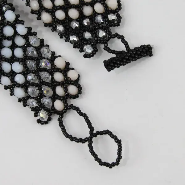 Vintage Black and White Seed Bead Bracelet 7.5"