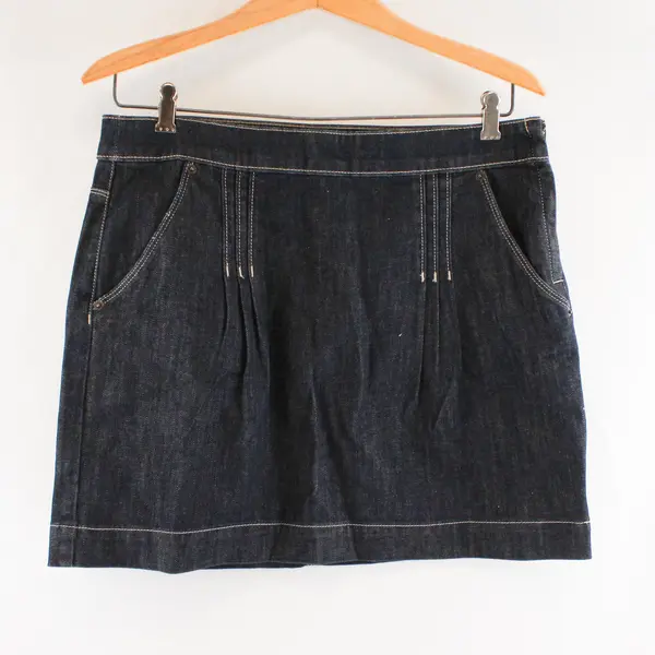 Elle Dark Wash Denim Jean Skirt Size 10 Pockets Side Zip Closure Pleated Front
