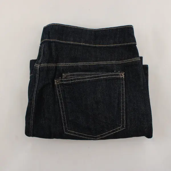 Elle Dark Wash Denim Jean Skirt Size 10 Pockets Side Zip Closure Pleated Front