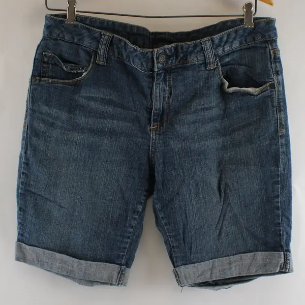 Faded Glory Bermuda Denim Shorts Womens 14 Blue Medium Wash Cuffed