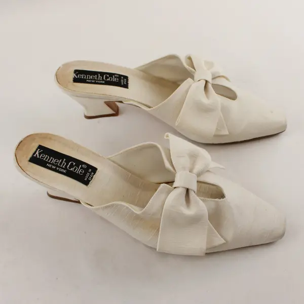 Kenneth Cole Vintage 2000s Ivory Pointed-Toe Mule Heels Bow Sz 7