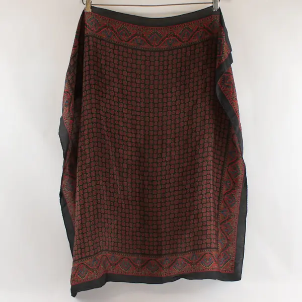 Vintage Club 7 Echo Chiffon Silk Foulard Black Base and Red Geometric Pattern 