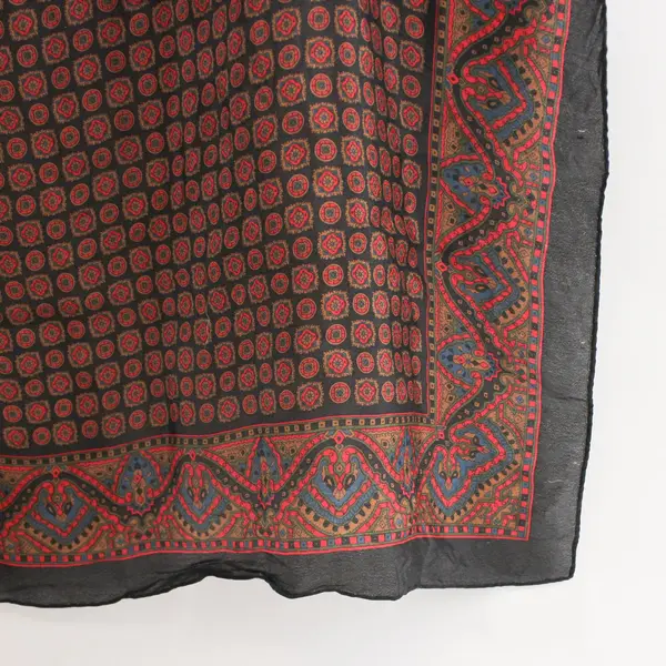 Vintage Club 7 Echo Chiffon Silk Foulard Black Base and Red Geometric Pattern 