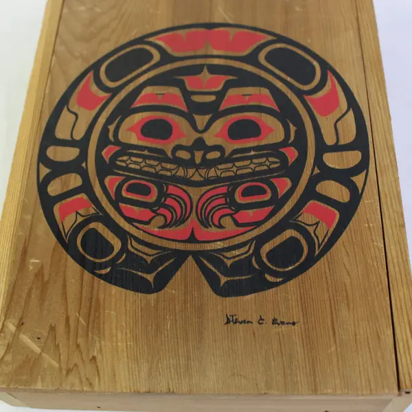 Vintage Handcrafted Northwest Coast Bear Oak Trinket Box