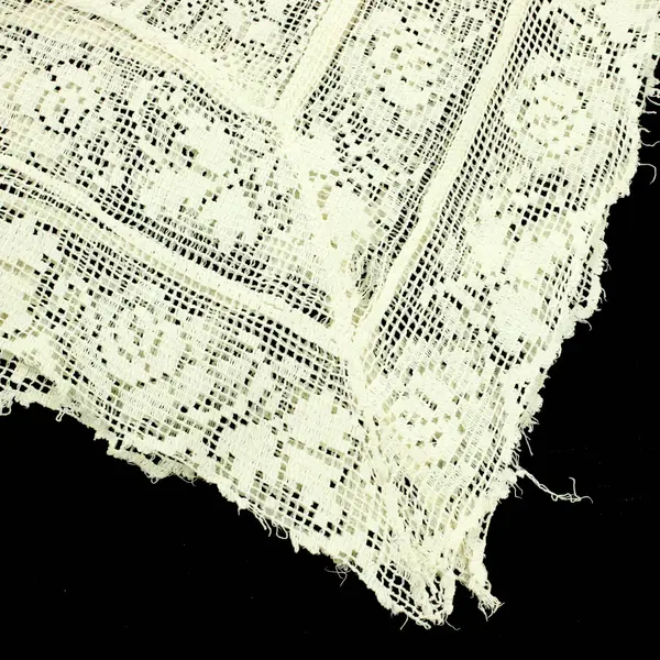 Vintage Hand Crocheted Filet Lace Table Runner Tablecloth 48x17.25