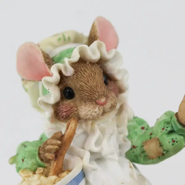 1995 Enesco Priscilla Hillman Mouse Tales Little Miss Muffet Figurine 160660