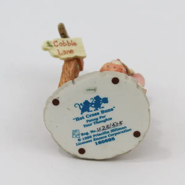 1995 Enesco Priscilla Hillman  Mouse Tales Hot Cross Buns 