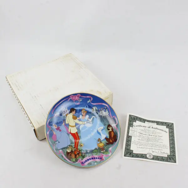 Disney Cinderella's Wish Come True Bradford Exchange Musical Collectible Plate
