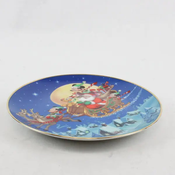 Bradford Exchange Disney Mickey's Holiday Magic Santa's Favorite Helpers Plate