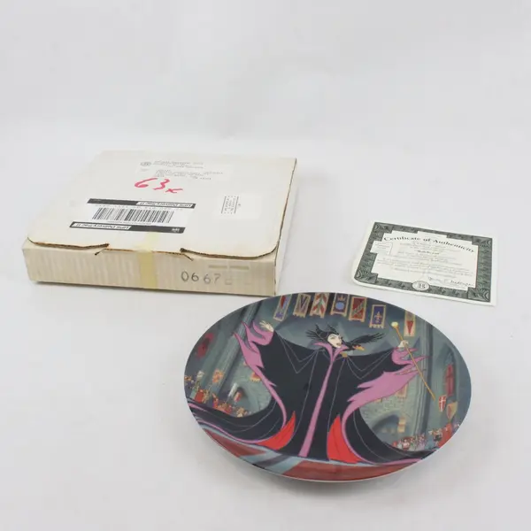 Bradford Exchange Disney Villains Maleficent Plate Bradex 84-B10-32.2