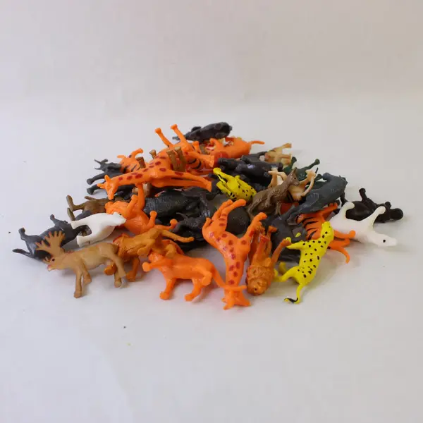 Lot of Assorted Plastic Miniature Wildlife Figures Educational Nature Toys