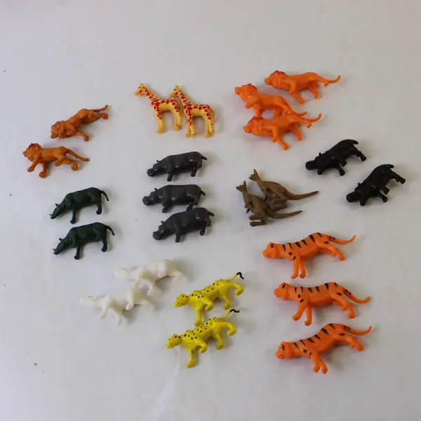Lot of Assorted Plastic Miniature Wildlife Figures Educational Nature Toys