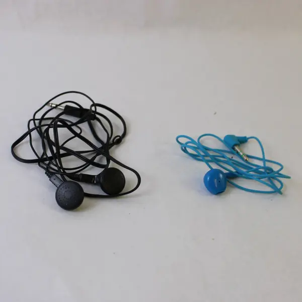 Lot of 2 Unbranded Used Earphones 1 Black Pair 1 Blue Single Earbud 3.5mm Jack
