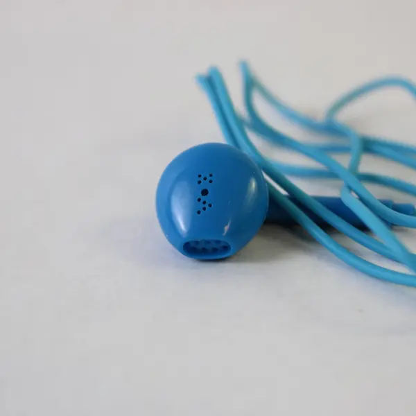 Lot of 2 Unbranded Used Earphones 1 Black Pair 1 Blue Single Earbud 3.5mm Jack