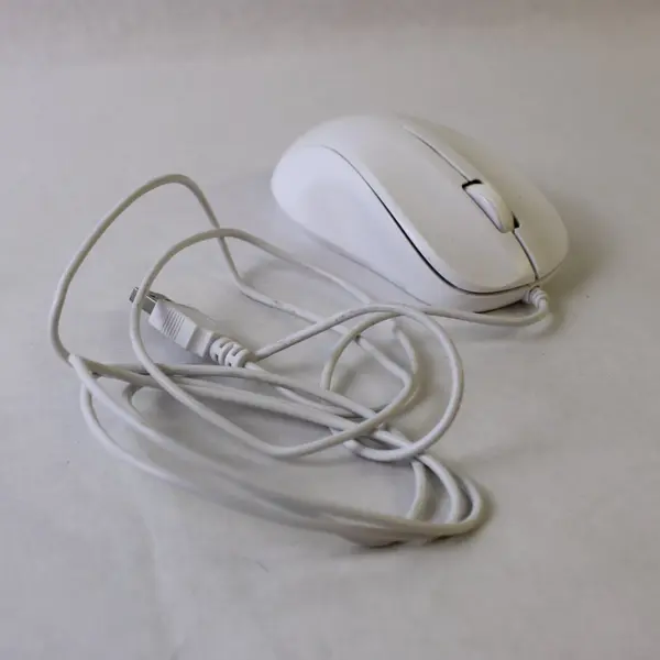 B.O.W. White Mouse Model M136U Pre-Owned Untested