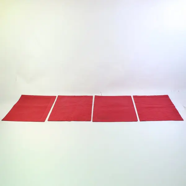 Foreston Trends Set of 4 Barn Red Placemats