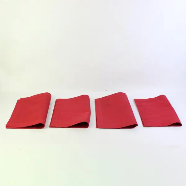 Foreston Trends Set of 4 Barn Red Placemats