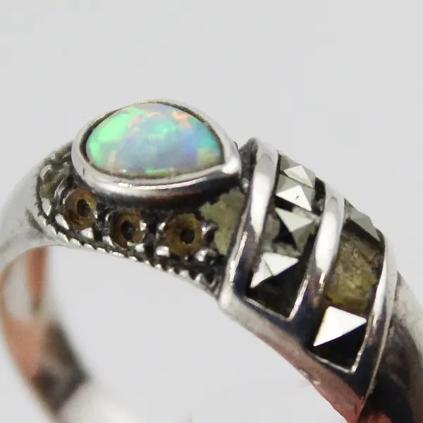 CW Sterling Silver And Opal Women's Ring Size 7.75 For Repair