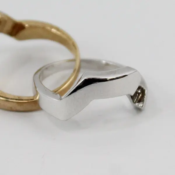 Interlocking Gold And Silver Tone Rings Size 6