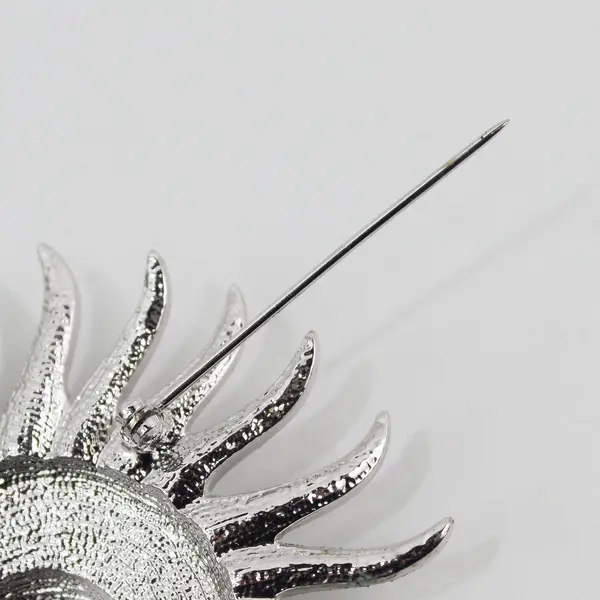 Vintage Jacqueline Bouvier Kennedy Clear Rhinestone Silver-Tone Sun Brooch