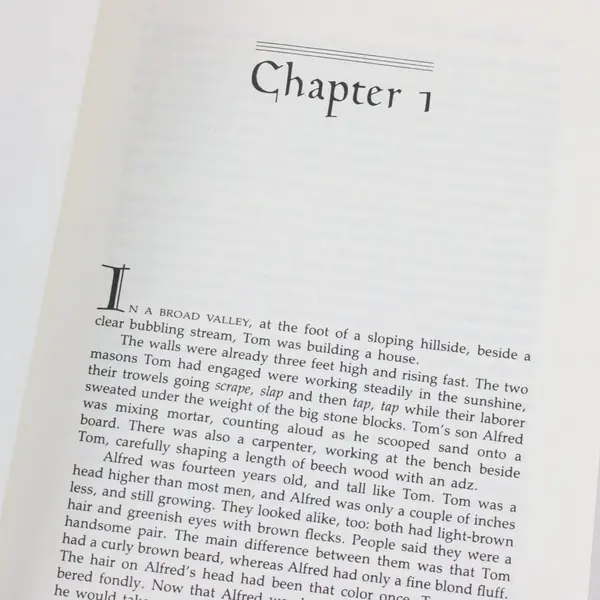 The Pillars of the Earth Ken Follett Paperback Novel