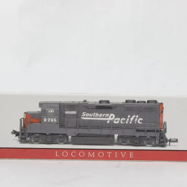 Lot of 4 High Speed Metal N Scale Southern Pacific Locomotive Cars