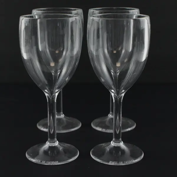Set of 4 Stemmed Plastic Wine Glasses Lightweight Outdoor Entertaining