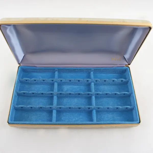Mele Cream Off-White Clamshell Jewelry Box 8.5"