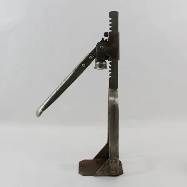 Vintage Everedy Climax Soda Beer Wine Bottle Capper and A Box of Anchorlok Caps