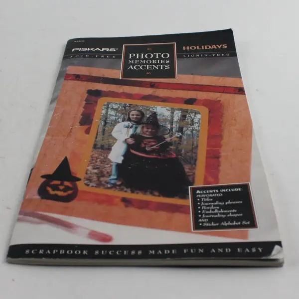 Vintage Fiskars Photo Memories Accents Holidays Scrapbook Kit Booklet #3306