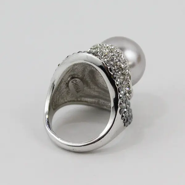  Pearl Cocktail Ring Size 7 Silver Tone