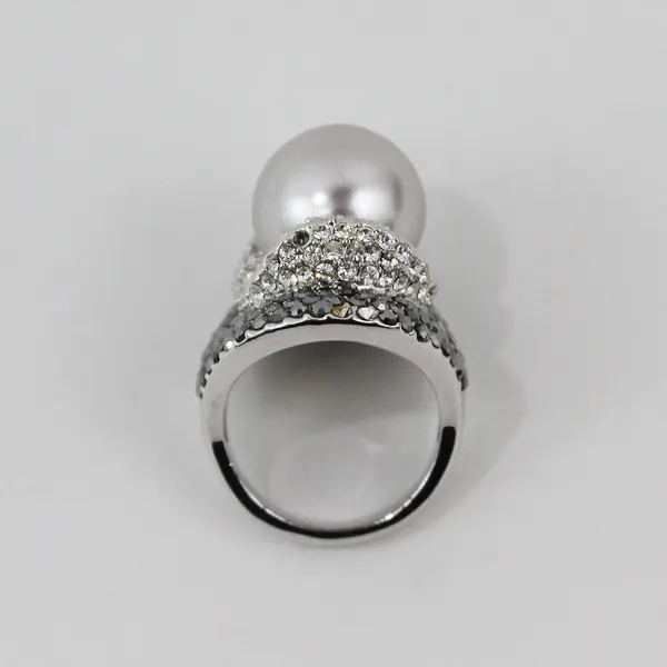  Pearl Cocktail Ring Size 7 Silver Tone