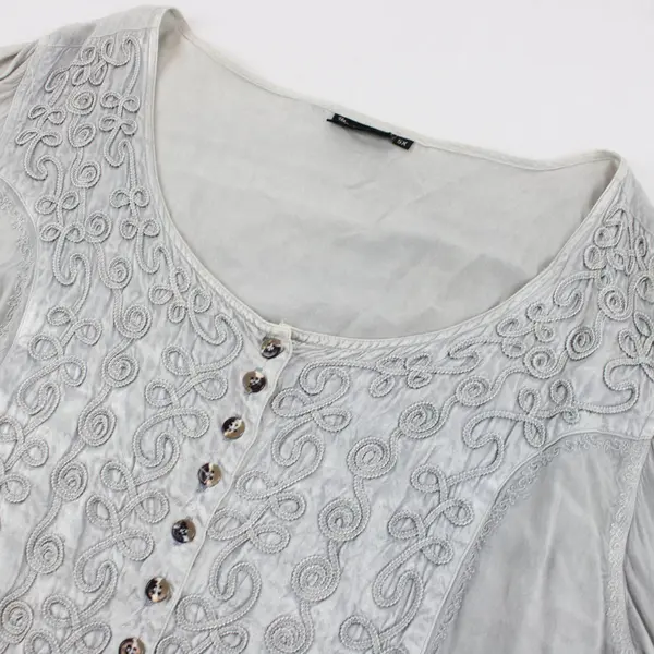 The Romeo & Juliet Collection Grey Button Down Long Sleeve Blouse Size 5X