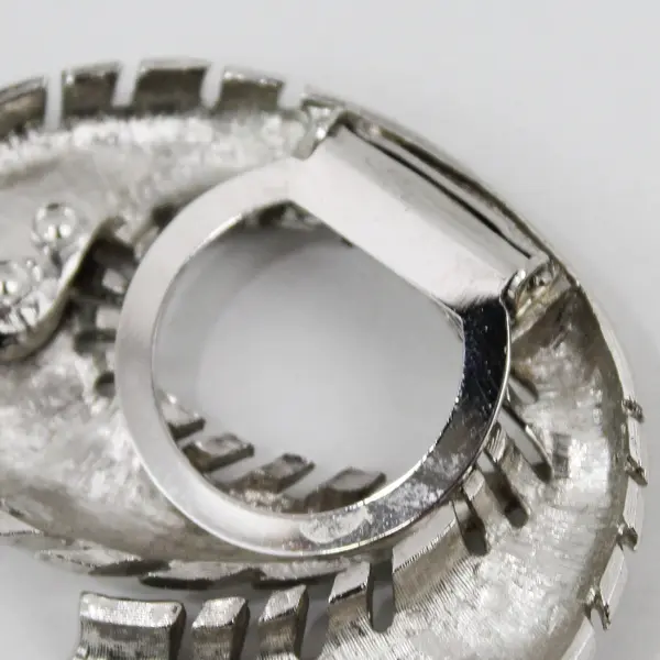 Vintage Silver-Tone Metal Swirl Clip-On Scarf Clip 2.5 In
