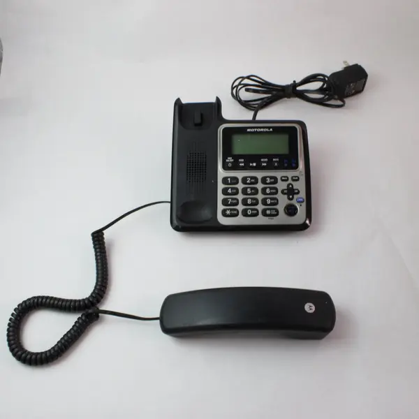 Motorola L702CBT DECT 6.0 Cordless Phone Base w Corded Handset Untested