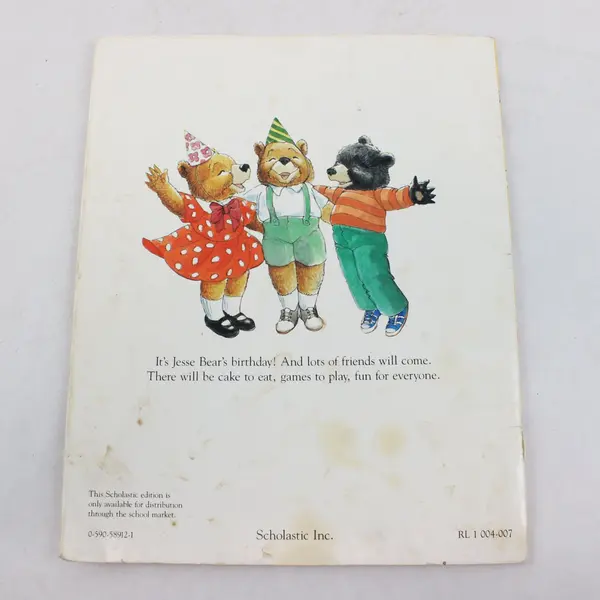 Happy Birthday, Jesse Bear! by Nancy White Carlstrom - Paperback, Scholastic