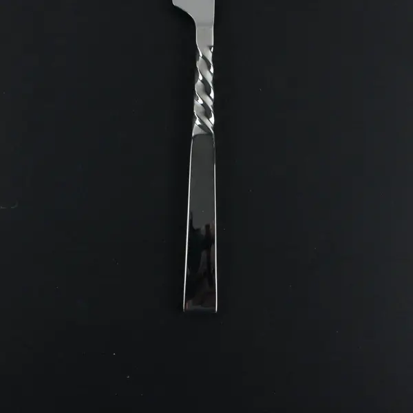 Lot of 2 Unknown Brand Stainless Dinner Knives Partial Twisted Handles 9.5"