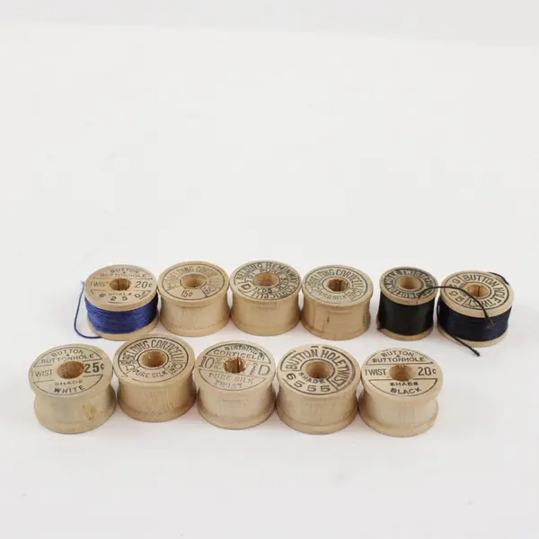 Lot of 10 Vintage Belding Sewing Thread Spools 3 w/Thread 7 Empty